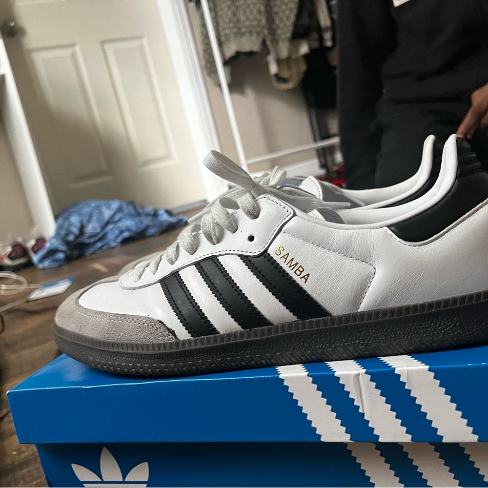 Adidas - Picture 4 of 5